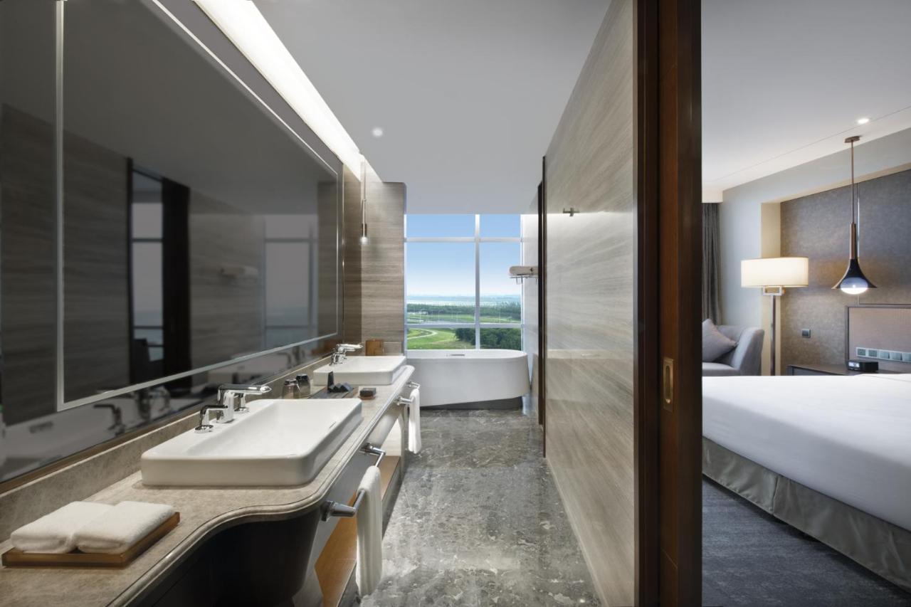 Grand Barony Qingdao Airport Hotel Exterior photo
